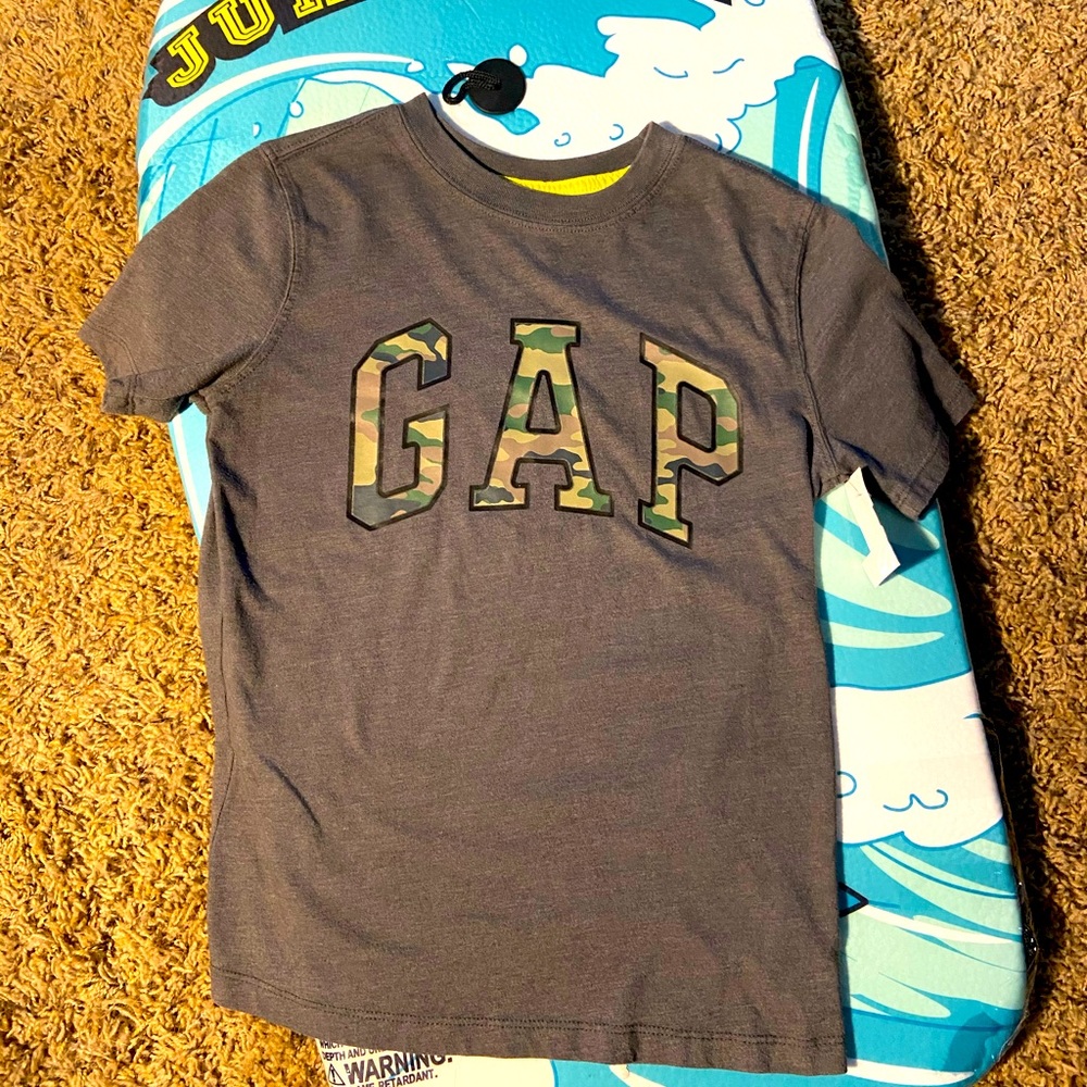Boys GAP t-shirt